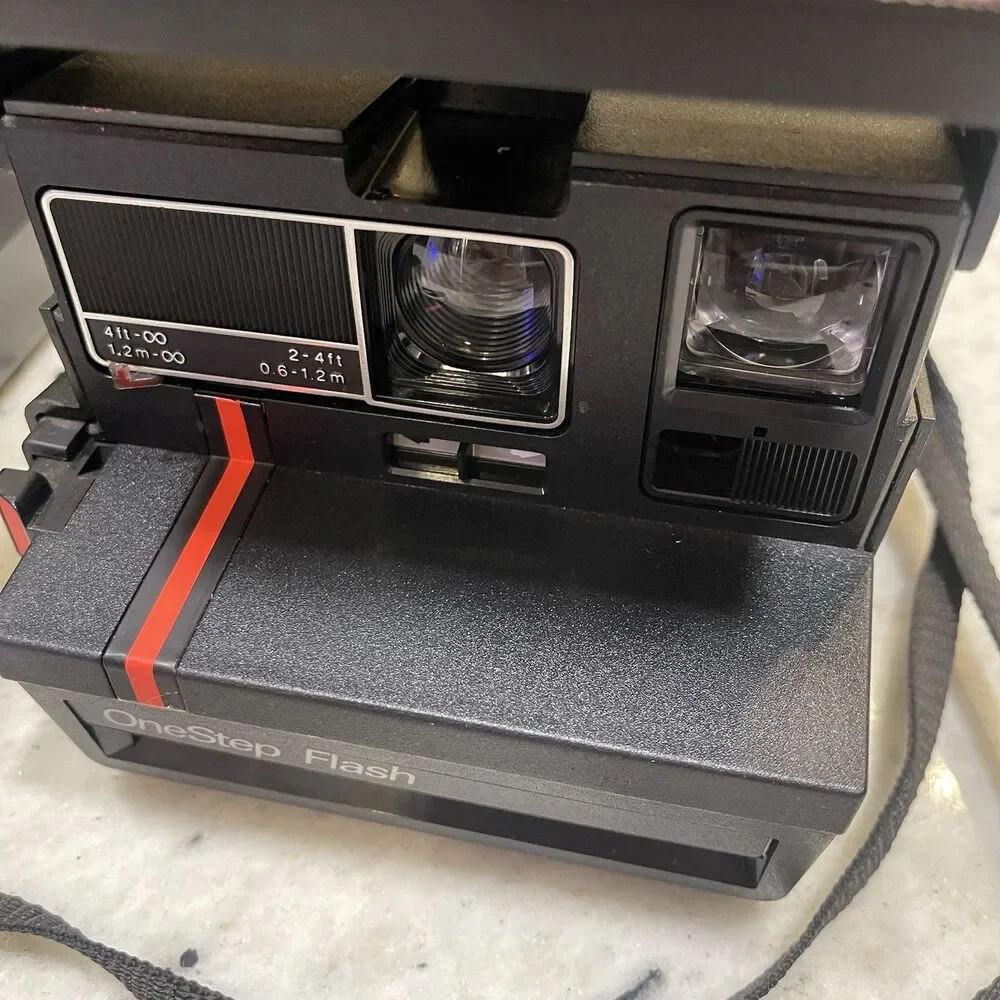 Vtg Polaroid One Step Close Up & Flash 600 Film Instant Camera W/ Strap UNTESTED